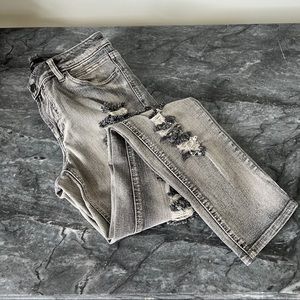 Ripped design jeans